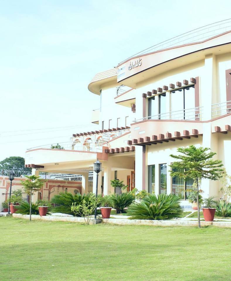 Royal Emirates Residence Abbottabad Exterior foto